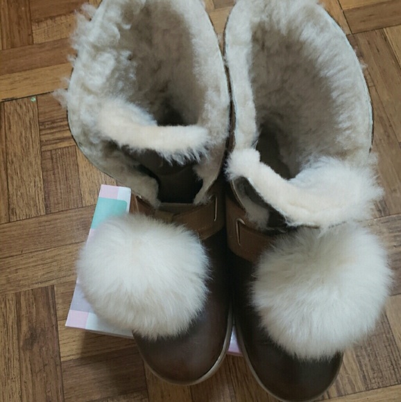 UGG Shoes - Ugg Isley Boots